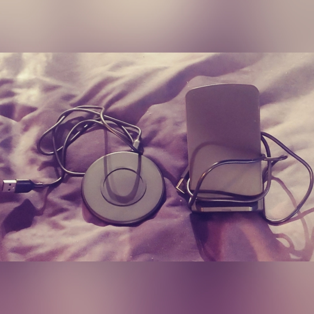 ONN Charging Stand and Pad Set